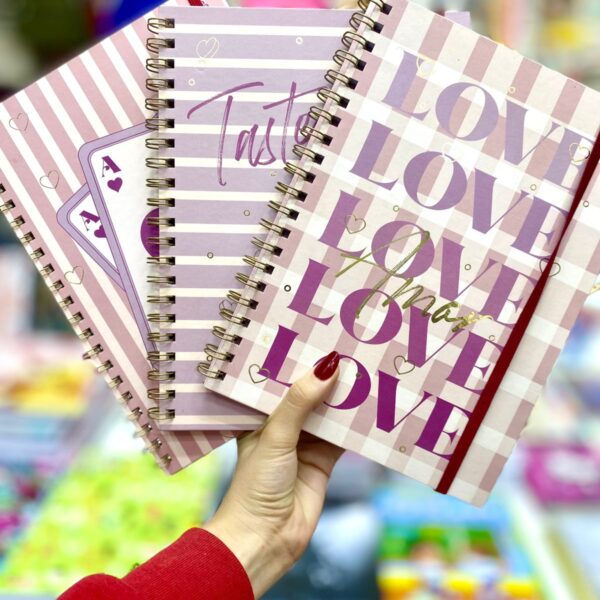 Caderno Espiral Larissa Manoela Doce Romance - Animativa - (Verificar modelos disponíveis)